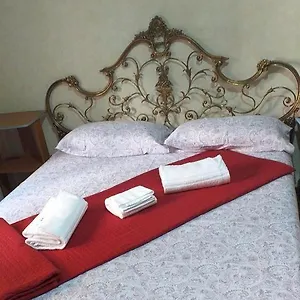 Self Check-in , Parma Italia