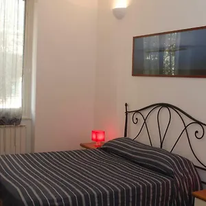 Perdiana House , Genova Italia